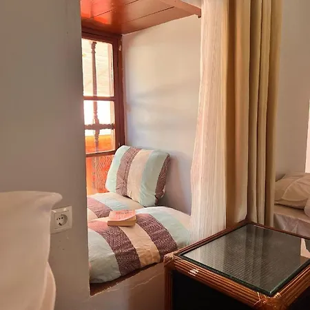 ホームステイ Sari アンタルヤ